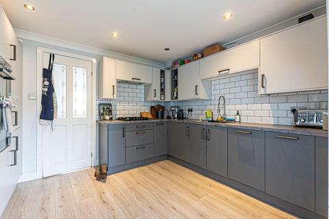undefined, Gwynne Close, Tring, HP23 5EN