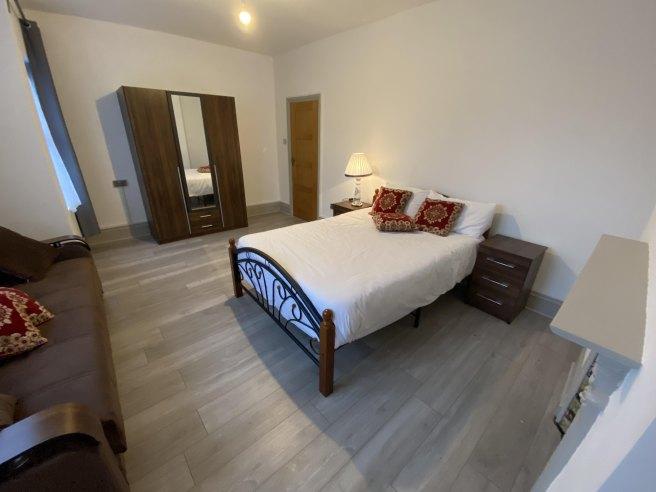Larch-road-nw2-6sg-1051374