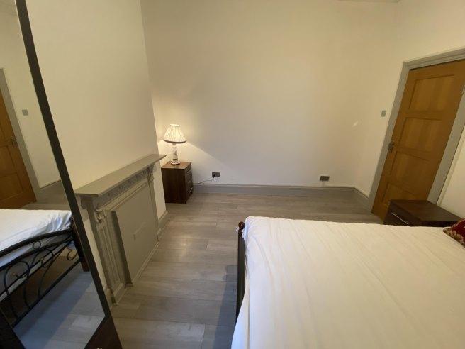 Larch-road-nw2-6sg-1051398