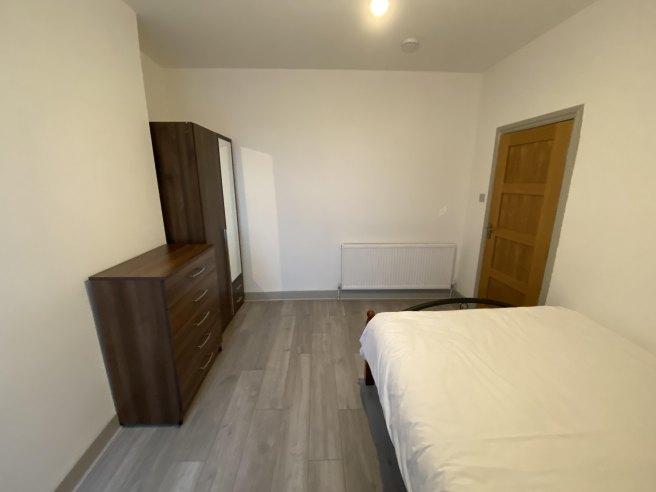 Larch-road-nw2-6sg-1051377