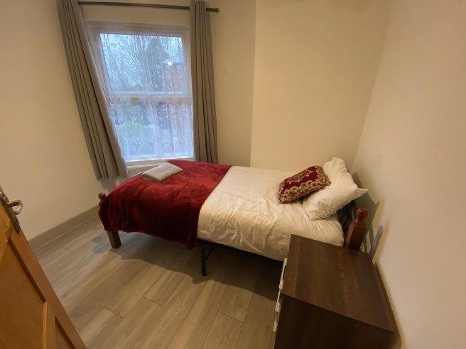 Larch-road-nw2-6sg-1051381