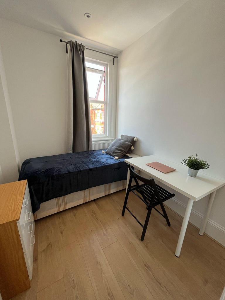 Mora-road-nw2-6sl-1051465