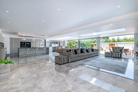 undefined, The Avenue, Sunbury-On-Thames, TW16
