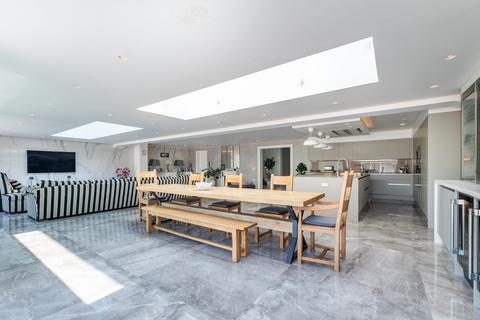 undefined, The Avenue, Sunbury-On-Thames, TW16