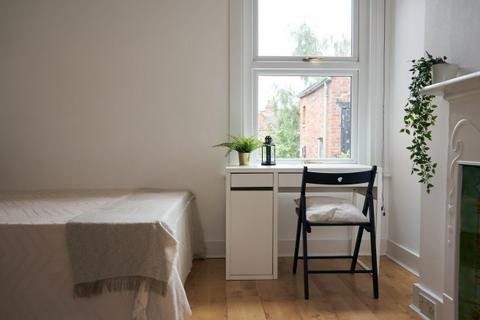 1 bedroom flat to rent, Mora Road