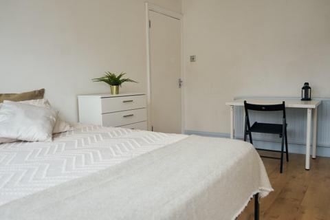 1 bedroom flat to rent, Mora Road