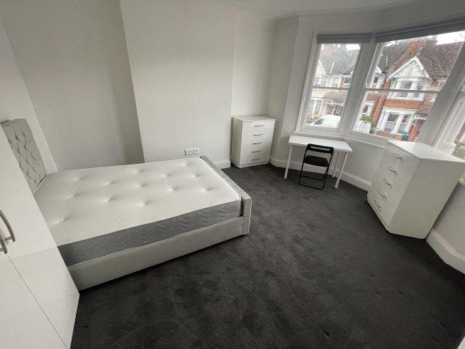 Kings-road-nw10-2bn-1057420
