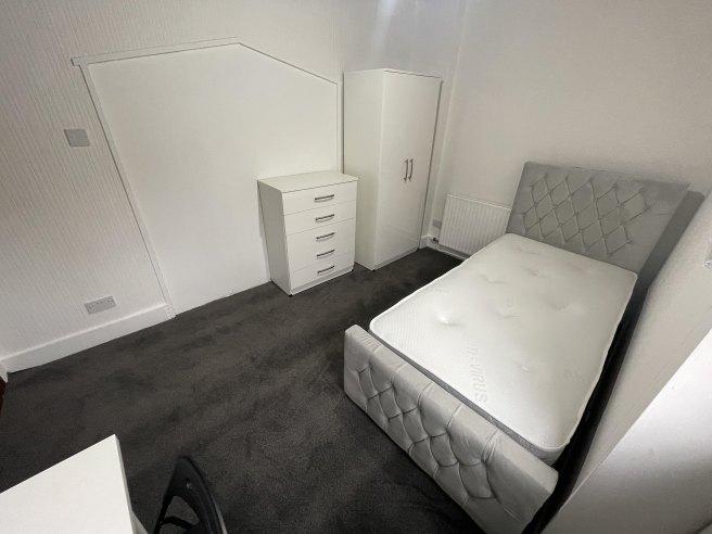 Kings-road-nw10-2bn-1057425