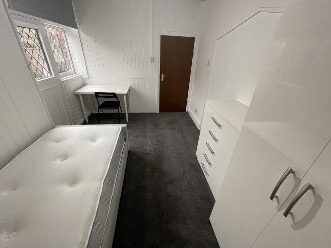 Kings-road-nw10-2bn-1057426