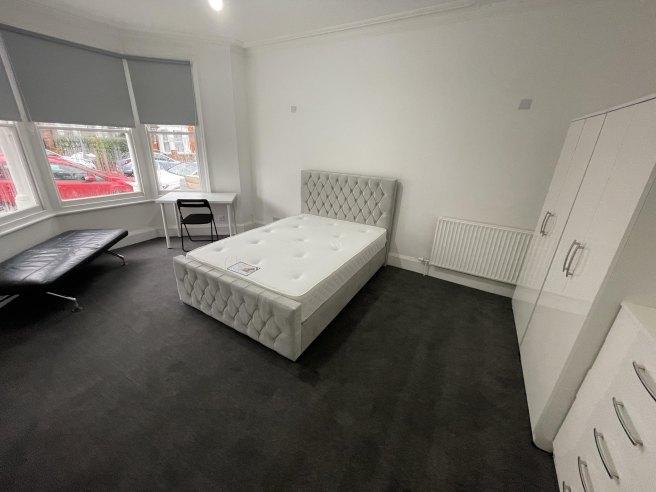 Kings-road-nw10-2bn-1057428