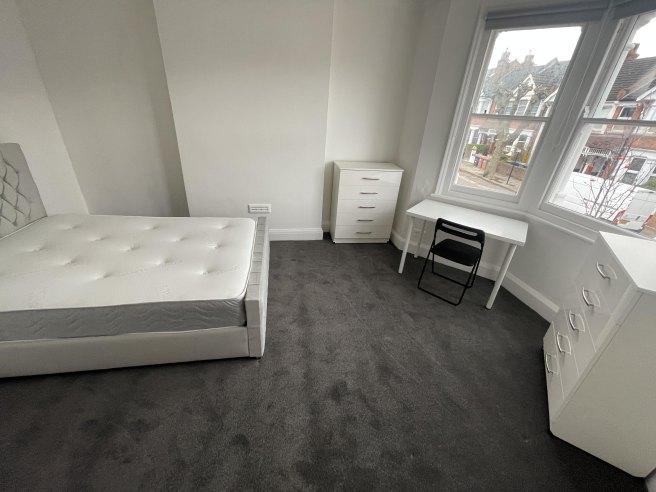 Kings-road-nw10-2bn-1057419