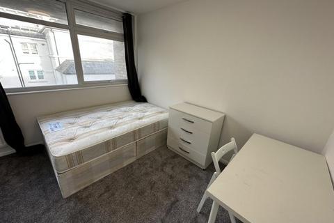 1 bedroom flat to rent, Roxeth Hill