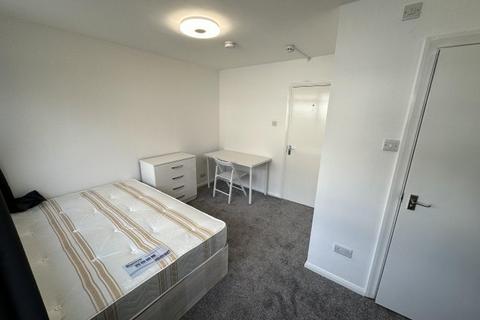 1 bedroom flat to rent, Roxeth Hill