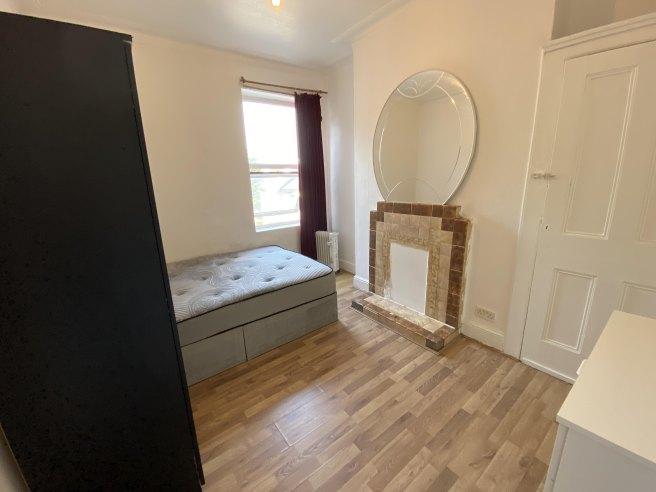 Walm-lane-nw2-4qr-1057526