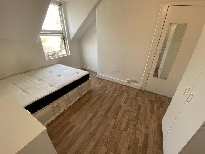 Walm-lane-nw2-4qr-1057518