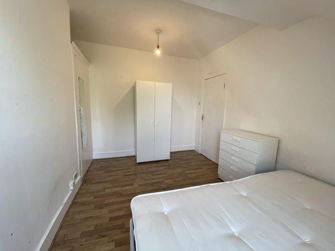 Walm-lane-nw2-4qr-1057520