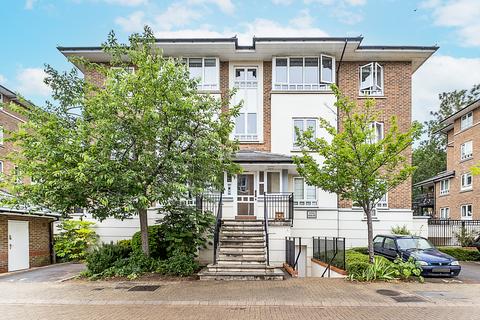 2 bedroom flat for sale, Samuel Gray Gardens, Kingston Upon Thames, KT2
