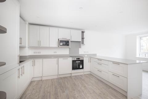 2 bedroom flat for sale, Samuel Gray Gardens, Kingston Upon Thames, KT2
