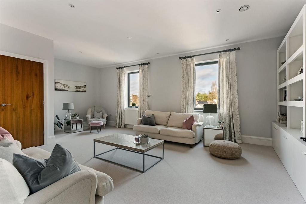 63602 Flat 9 The Pond House 19 Pittville Crescent