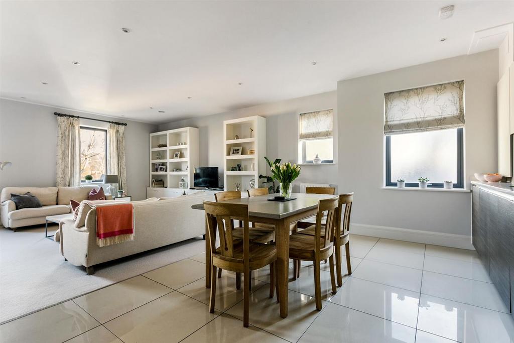 63602 Flat 9 The Pond House 19 Pittville Crescent