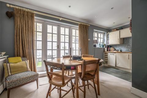 Langford Road, London, SW6