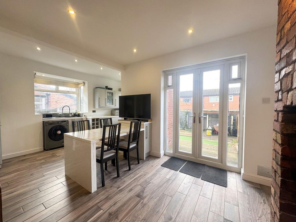 Kitchen/Dining Room