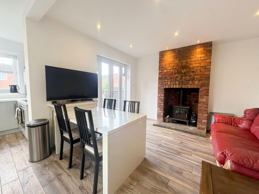 Kitchen/Dining Room