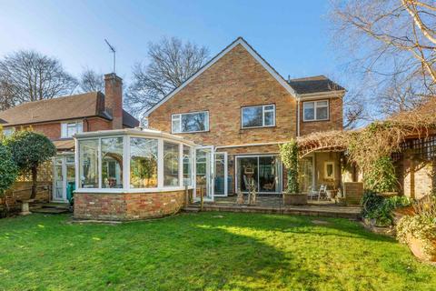 5 bedroom detached house for sale, St. Johns Close, High Wycombe HP10