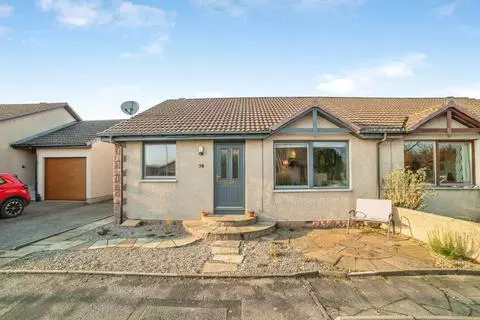 2 bedroom semi-detached bungalow for sale