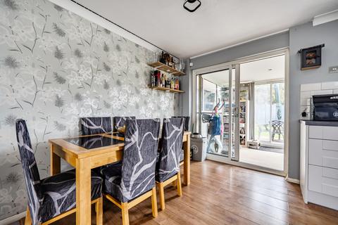 3 bedroom end of terrace house for sale, Birch Road, Surrey GU7