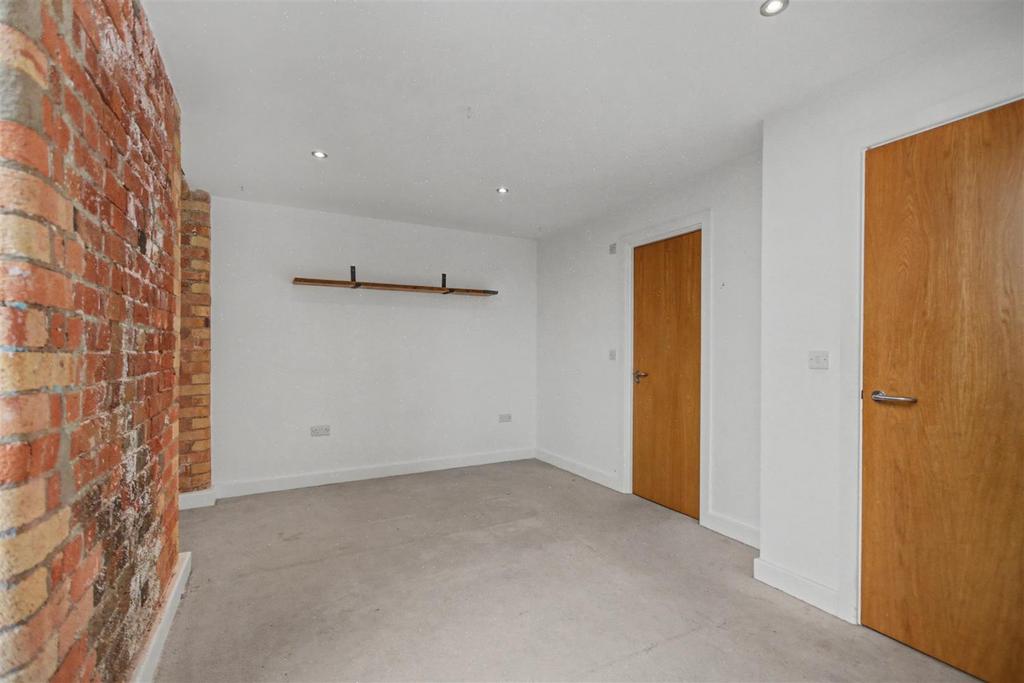 Bedroom 1 2.jpeg