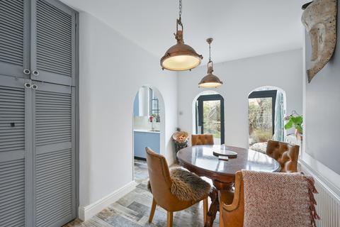 3 bedroom terraced house for sale, King Charles Crescent, Surbiton KT5