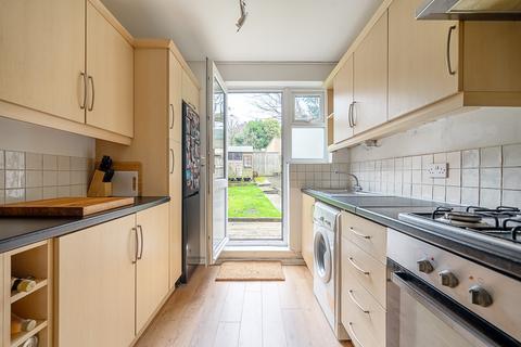 2 bedroom maisonette for sale, Westleigh Avenue, London, SW15