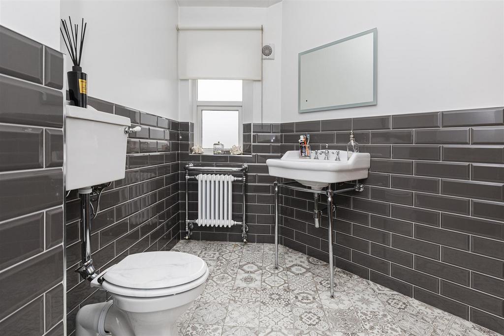 En Suite Bathroom