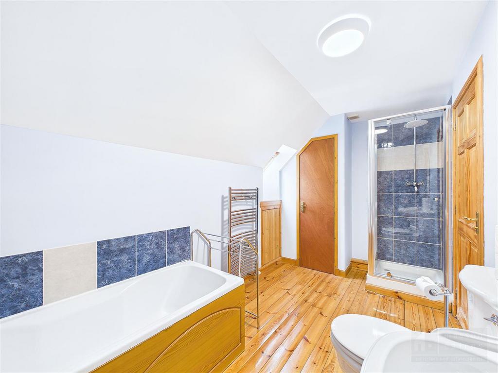Jack &amp; Jill Bathroom