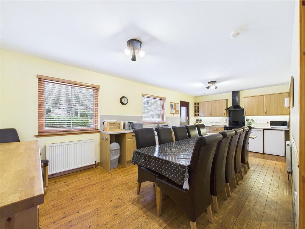 Kitchen &amp; Dining Area