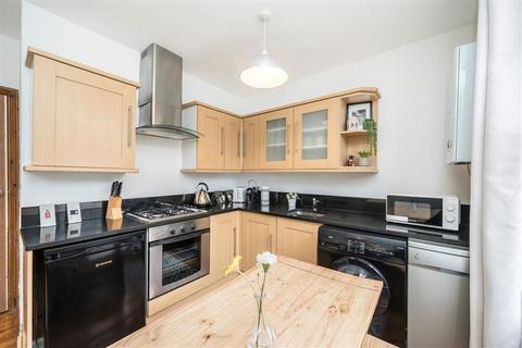 1 bedroom flat for sale, Davenant Road, London N19