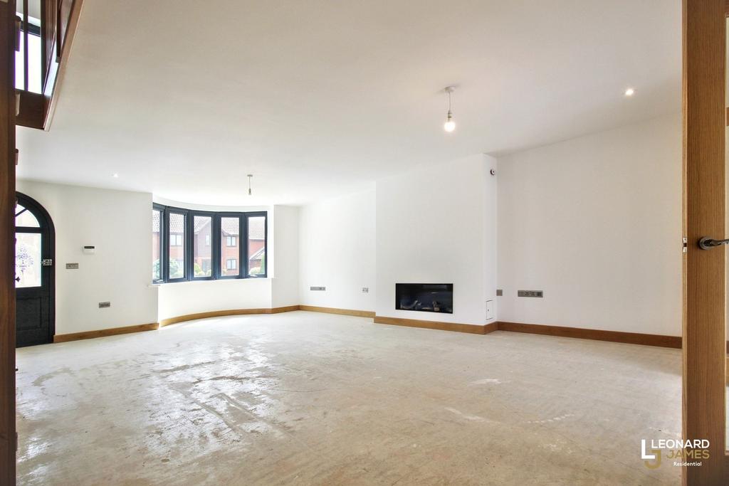Reception Room / Formal Lounge