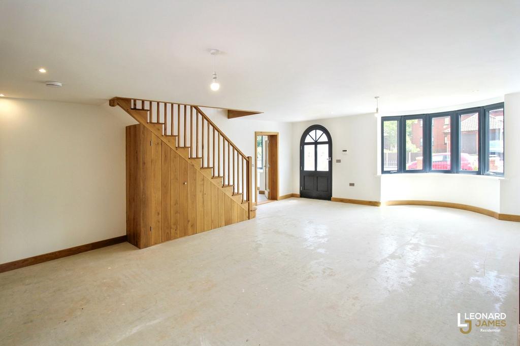 Reception Room / Formal Lounge