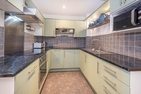 2 bedroom flat for sale, The Bittoms, Kingston Upon Thames, KT1