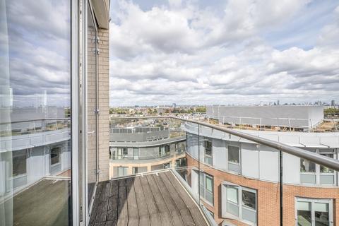 2 bedroom flat for sale, Plaza Gardens, London, SW15