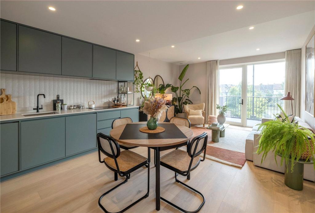 Kitchen /Dining Area