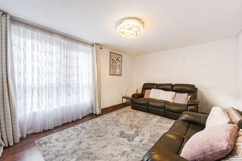 2 bedroom flat for sale, Cormorant Court, Deptford, London, SE8
