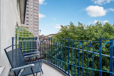 2 bedroom flat for sale, Cormorant Court, Deptford, London, SE8