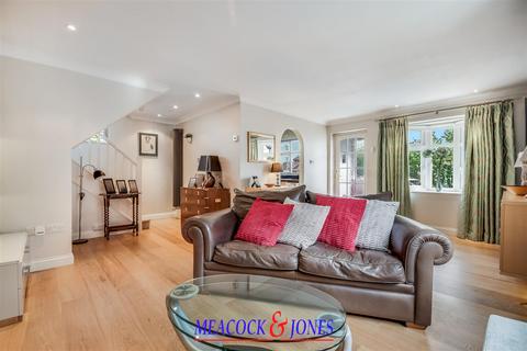2 bedroom cottage for sale, Glendale Close, Shenfield, Brentwood
