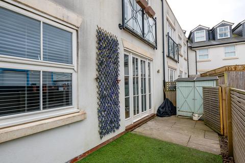 2 bedroom flat for sale, Albert Road North, Reigate, RH2