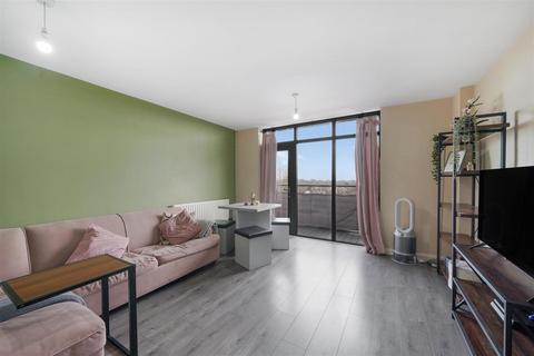 2 bedroom apartment for sale, The Roundway, London N17