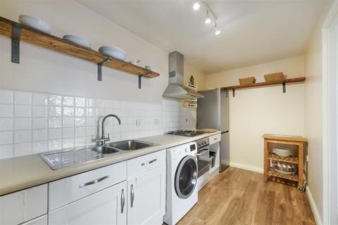 2 bedroom apartment for sale, The Roundway, London N17