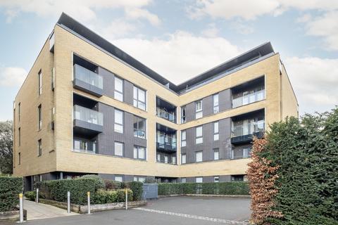 2 bedroom flat for sale, Pipit Drive, London, SW15