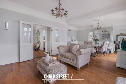 4 bedroom semi-detached house for sale, Mavis Grove, Hornchurch, RM12